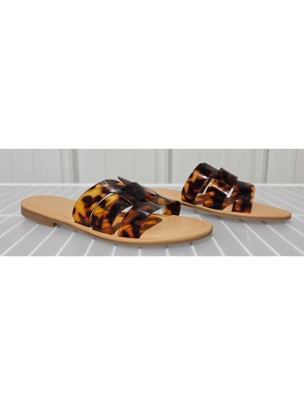 Universal Thread Carla Tan & Animal Print Mini Heel Flat Sandals -- Women's 7